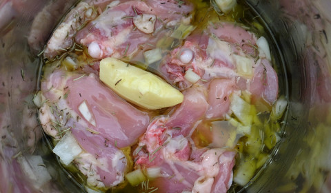 Preparazione del pollo confit nella Slow Cooker