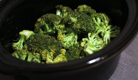 Manzo e broccoli cotti nella Slow Cooker