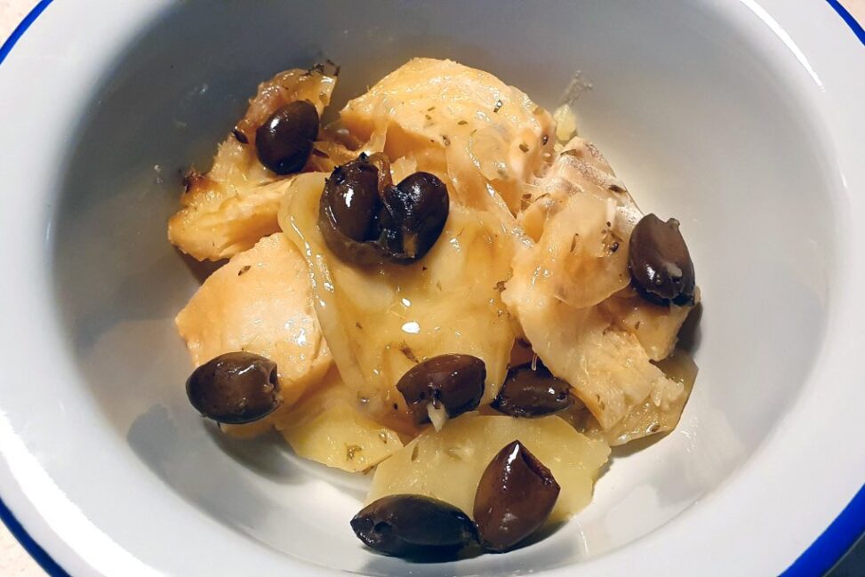 Baccalà in umido con patate e olive cotto in Slow Cooker